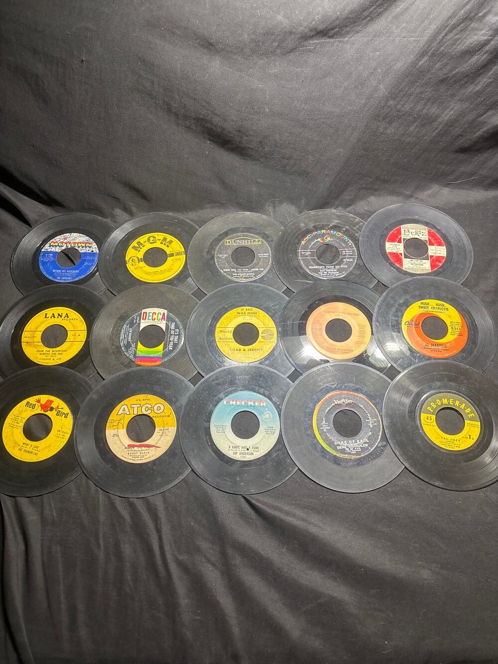 Lot of 28 Vintage 45RPM Records Motown Supremes Shangri-Las Crickets Sun Decca 7